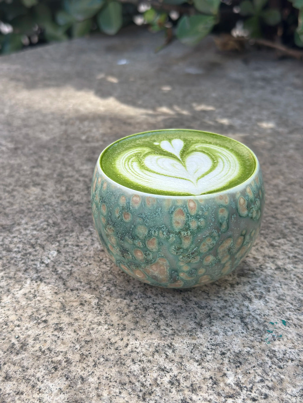 Glazara Emerald Drift cup serving suggestion with matcha latte art.