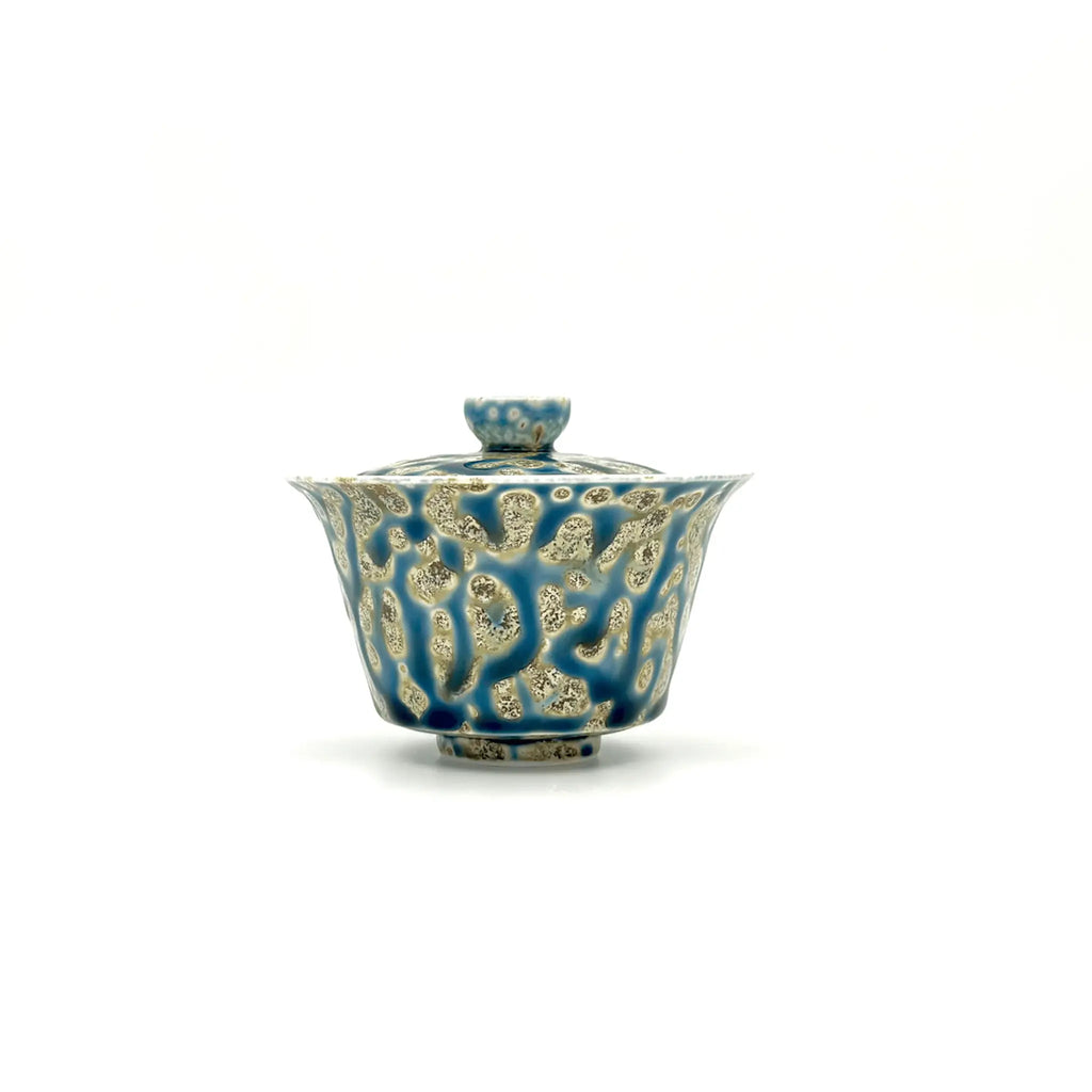 Front profile of the 100ml Ocean Vein Gaiwan featuring a fluid, oceanic glaze finish. Handcrafted porcelain vessel with a classic curve for ergonomic Gongfu brewing.