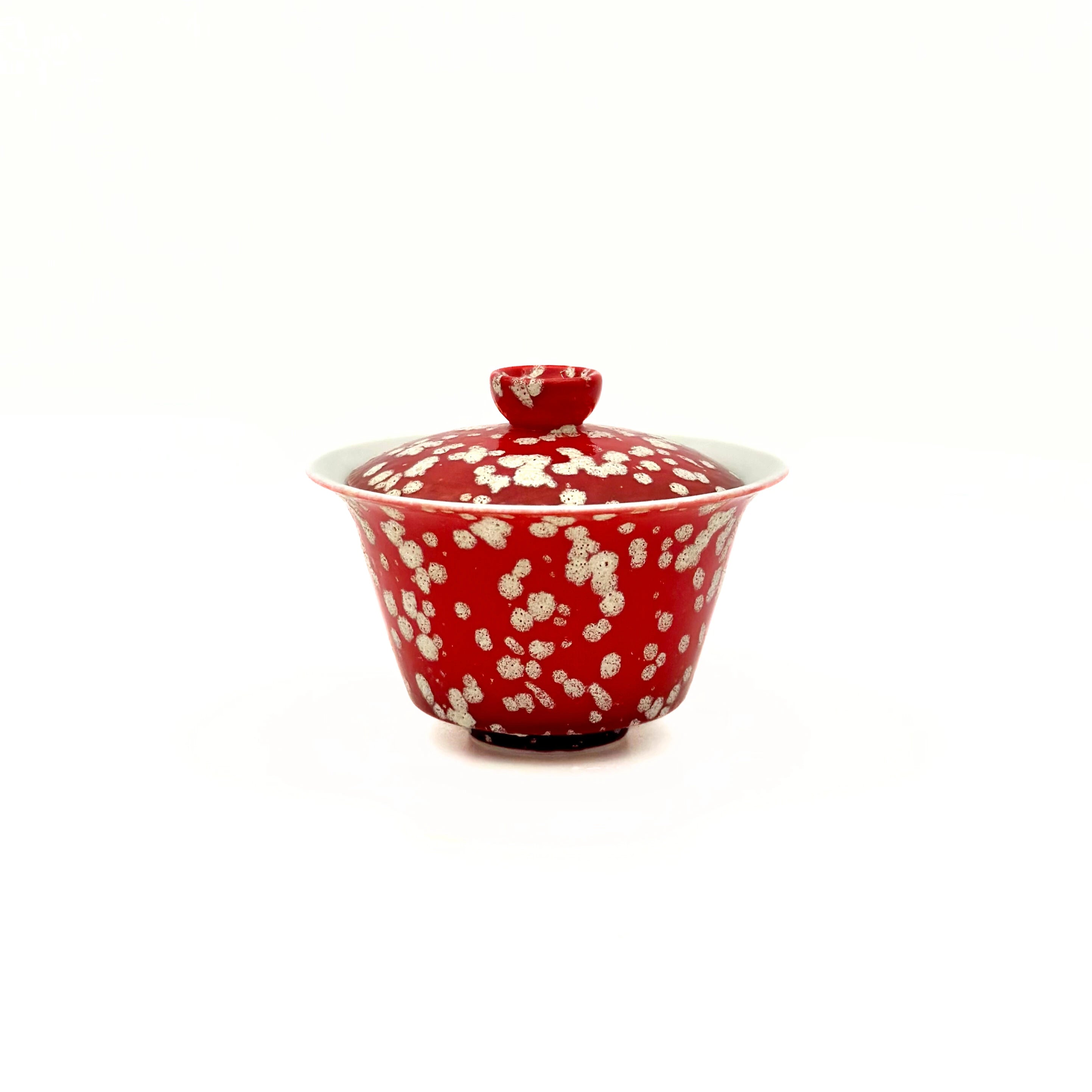 Front view of the Phoenix Spark Gaiwan focusing on the inner wall and the precision-tapered rim. This design ensures a heat-resistant grip and a clean, controlled pour for Gongfu tea sessions.