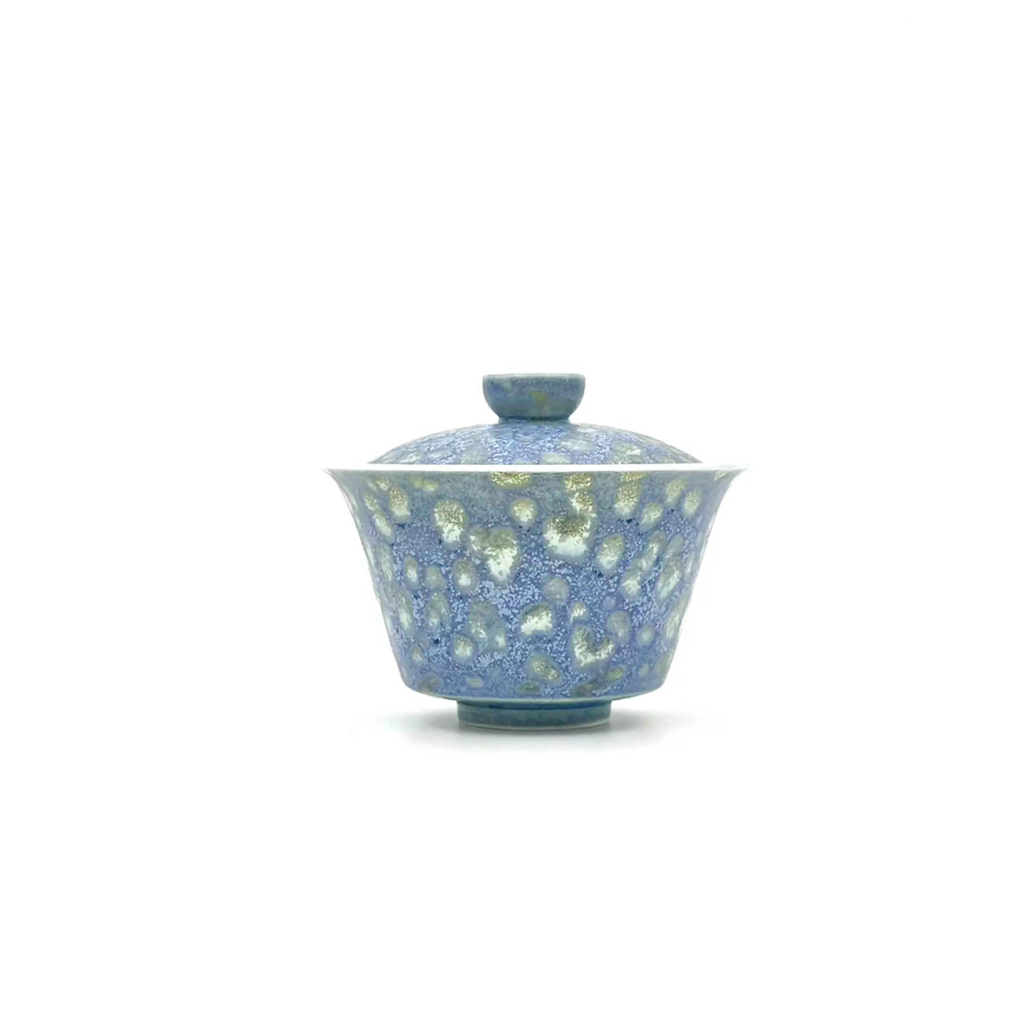 Porcelain gaiwan featuring a blue and white pattern on a white background