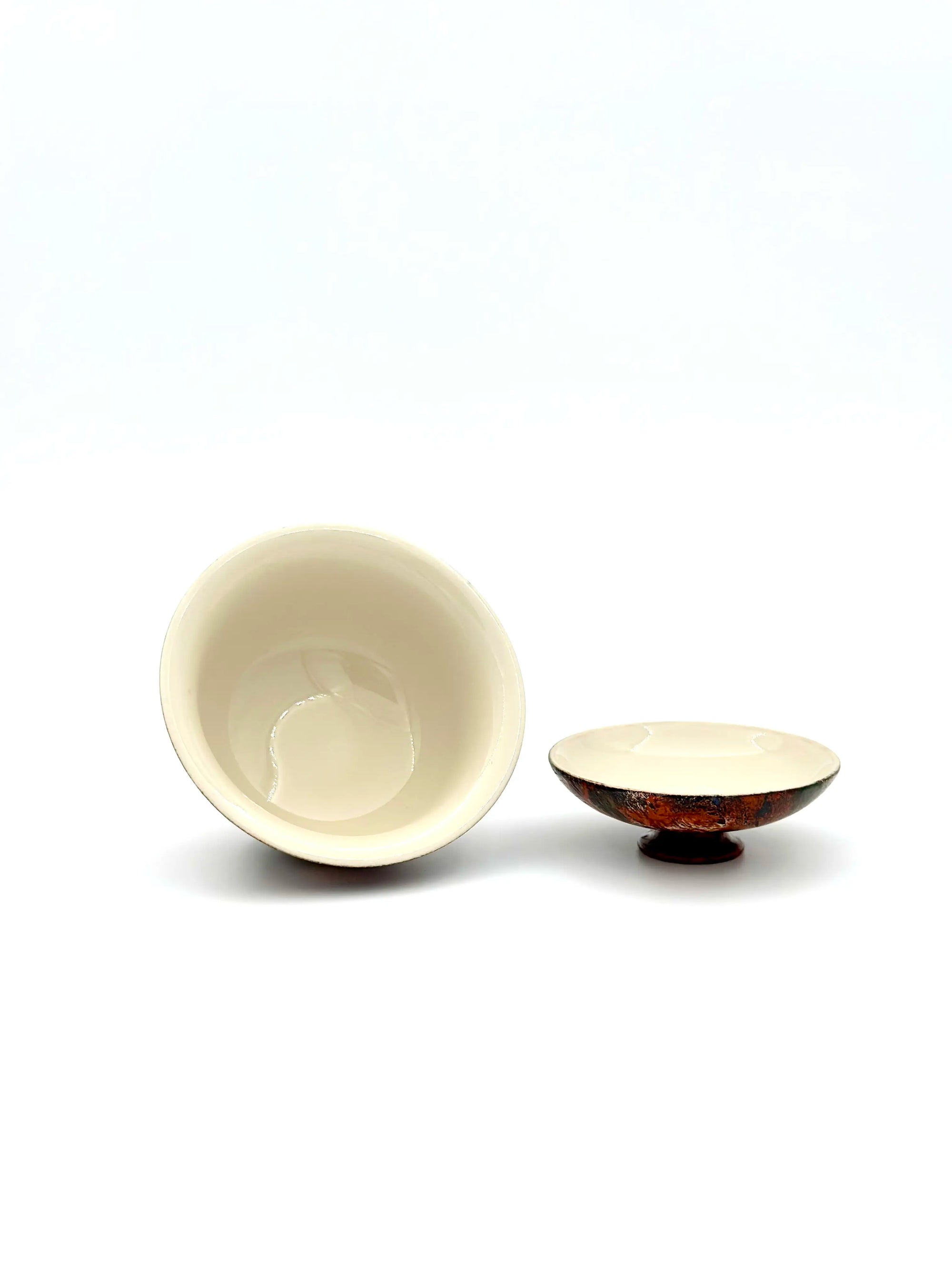 White porcelain interior glaze of the Vintage Flora gaiwan with lid removed.